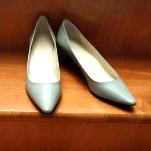 Calvin klein pointed toe patent pump